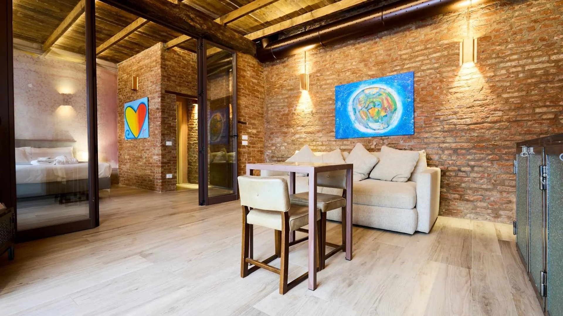 Red Moon-Emme Loft Apartment Milan