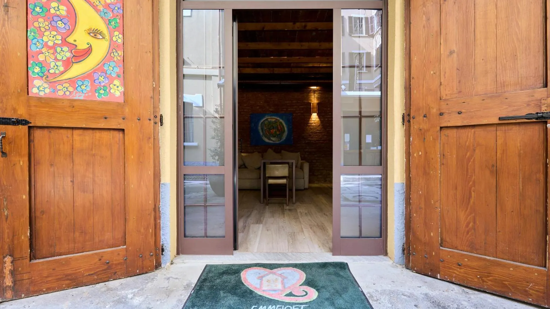 Red Moon-Emme Loft Apartment Milan